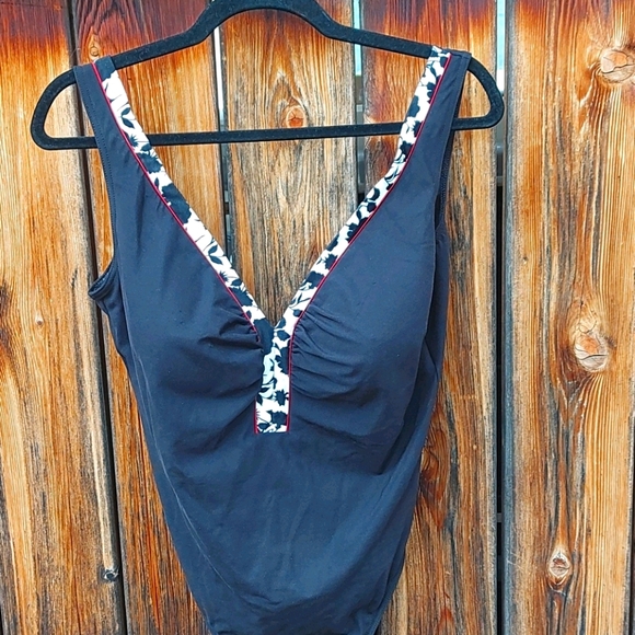 It figures Tummy thinner swim suit - Picture 2 of 8